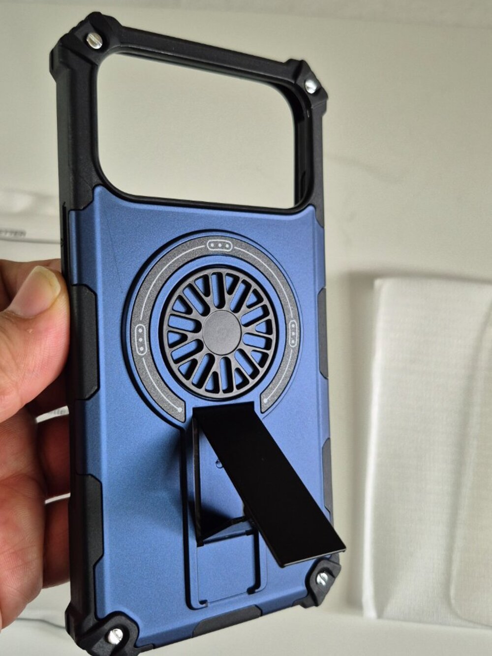 ZOEII Magnetic Rugged Back Case for iPhone 17 PRO MAX, Color Blue , NEW